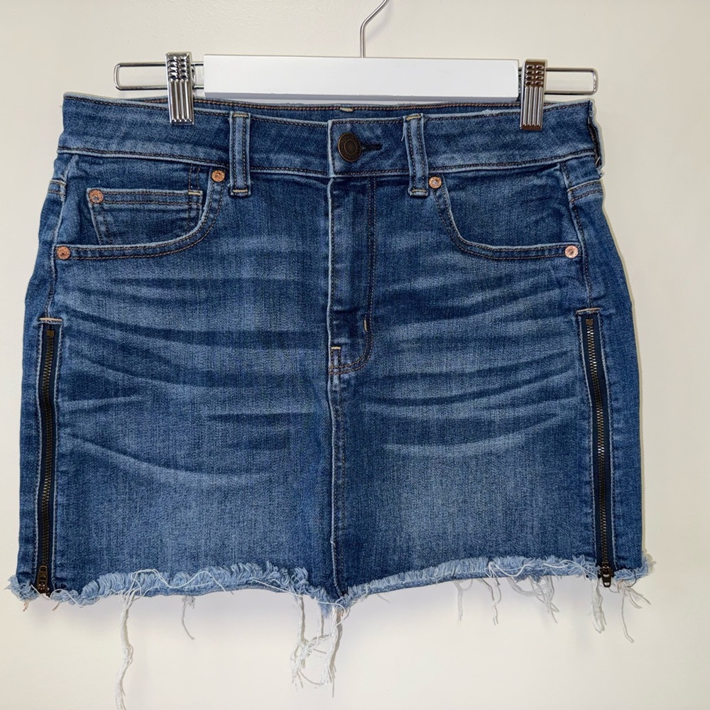 American Eagle (8) High Rise Mini Denim Jean Skirt with Stretch